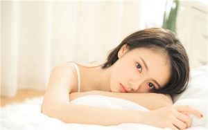 怎么安慰女生？撩妹技巧哄她开心-恋爱至上