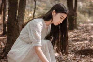 女生向男生借钱代表什么？要不要借钱给女生-恋爱至上