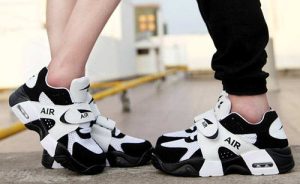 异地恋怎么哄女朋友开心语句，异地恋如何哄女朋友开心的话-恋爱至上