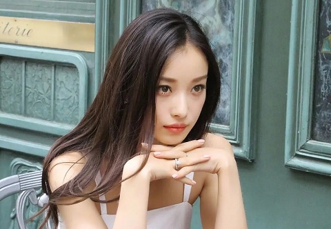 很少发朋友圈的女生，该怎么追-恋爱至上